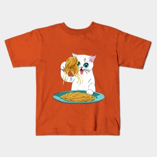 Cat eating spaghetti Kids T-Shirt